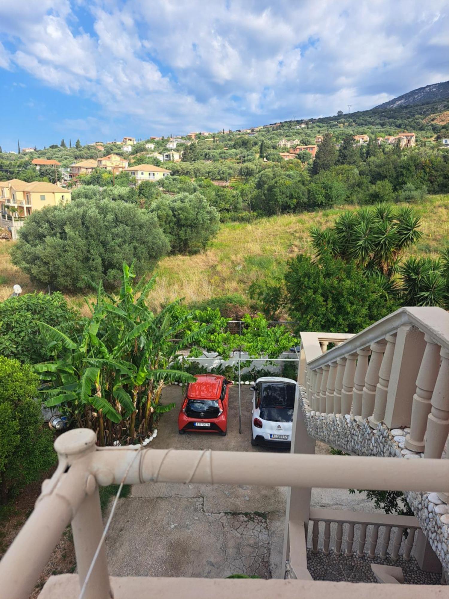 Marinos Studios At Lourdata Village Exterior photo