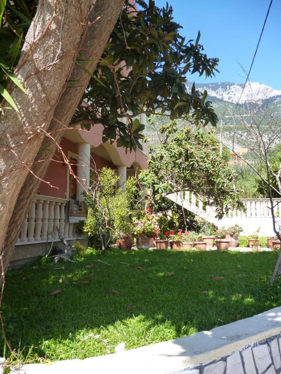 Marinos Studios At Lourdata Village Exterior photo