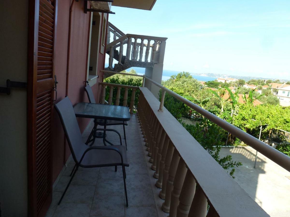 Marinos Studios At Lourdata Village Exterior photo